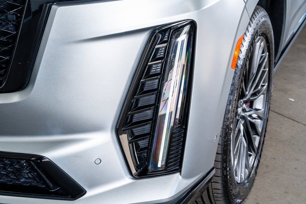 Used 2023 Cadillac Escalade ESV V image 13