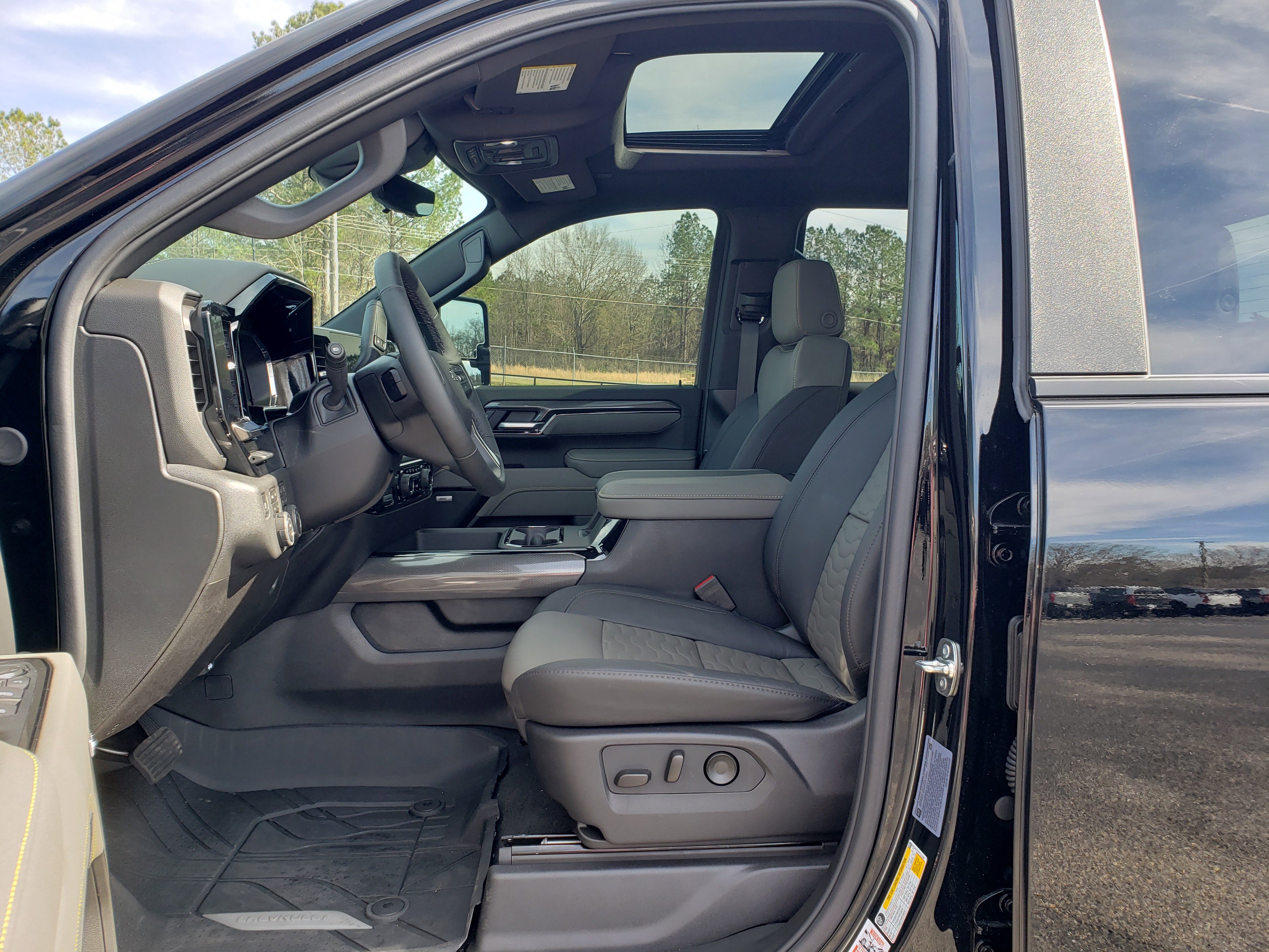 Used 2026 Chevrolet Silverado 2500 ZR2 image 31