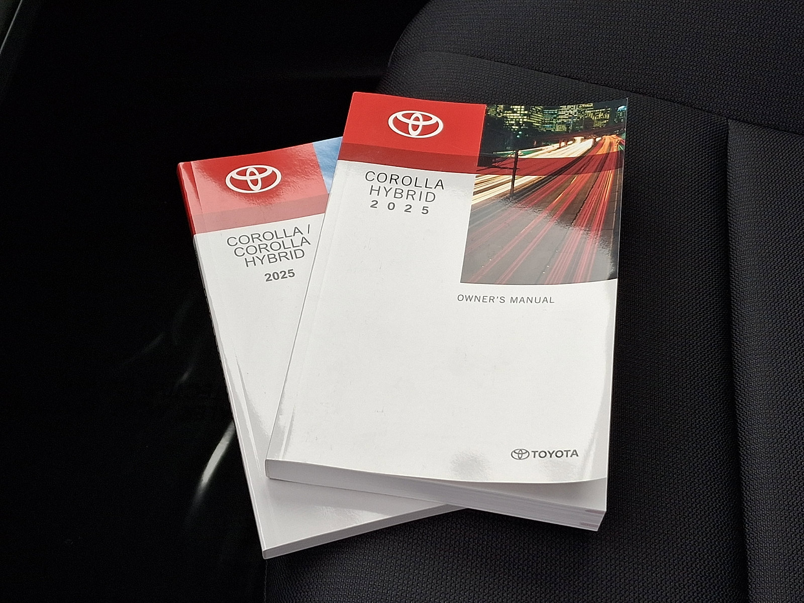 Used 2025 Toyota Corolla LE image 25