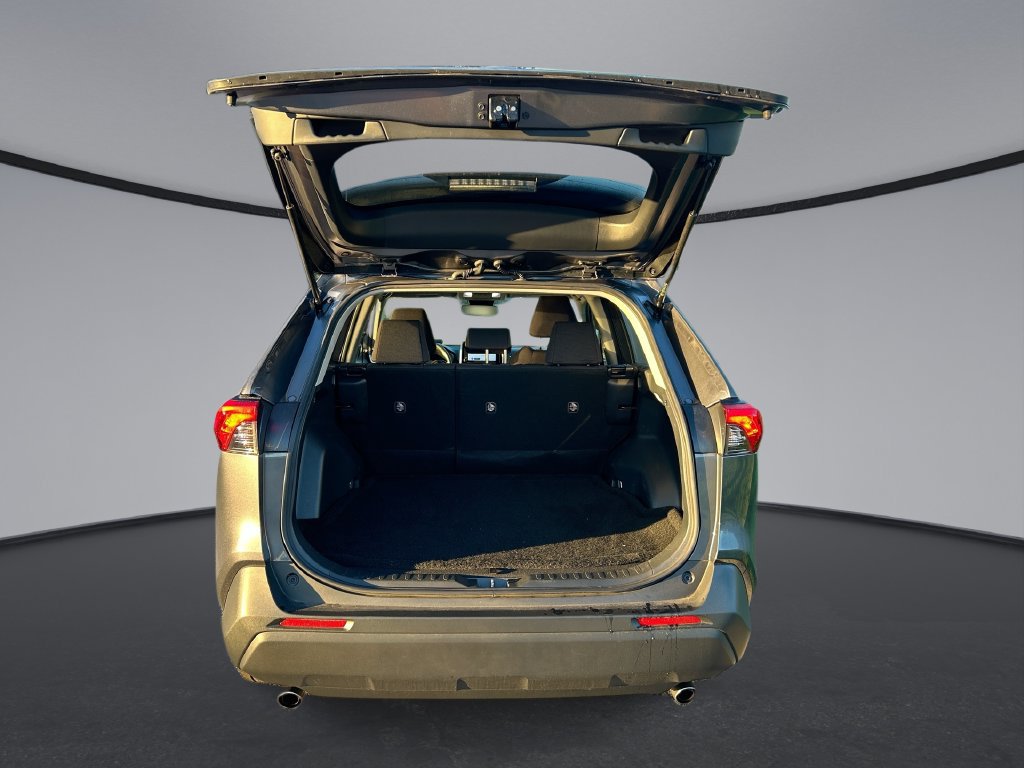 Certified 2025 Toyota RAV4 LE AWD/4WD image 29
