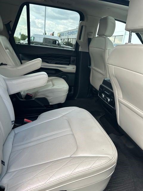 Used 2021 Ford Expedition Platinum AWD/4WD image 7