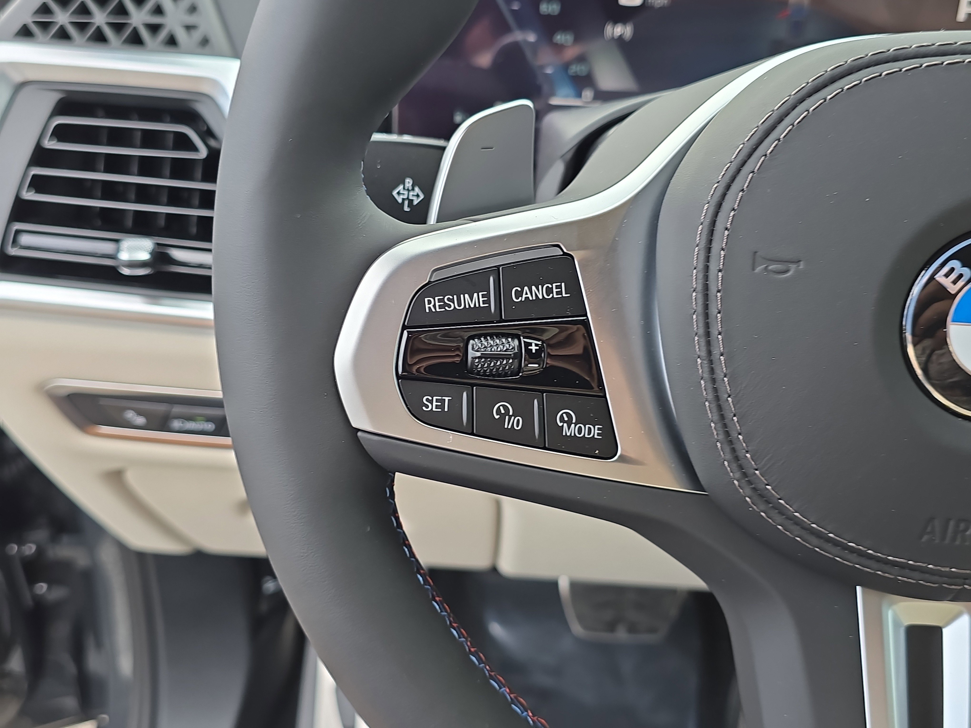 New 2026 BMW X7 M60i image 34