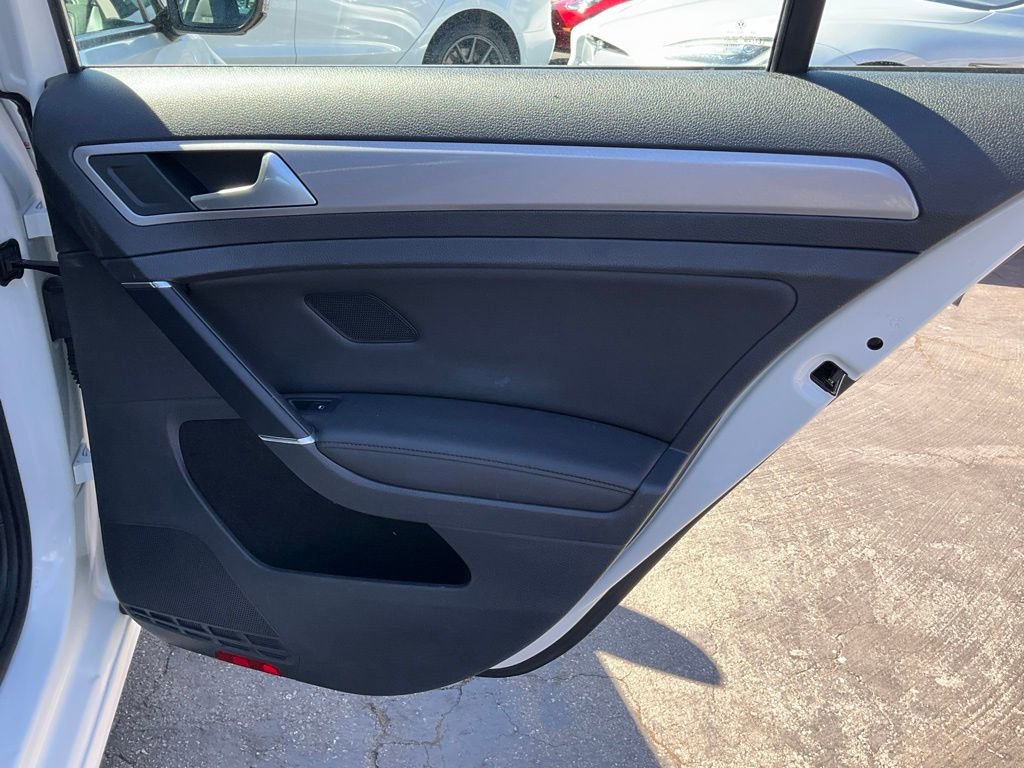 Used 2015 Volkswagen e-Golf SEL Premium image 50