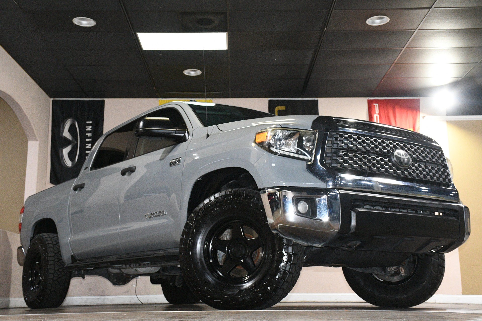 Used 2019 Toyota Tundra SR5 w/ SR5 Upgrade Package AWD/4WD image 83