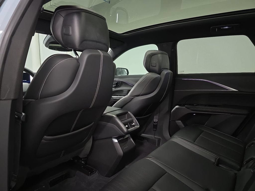 Used 2025 Cadillac Lyriq Sport RWD image 27