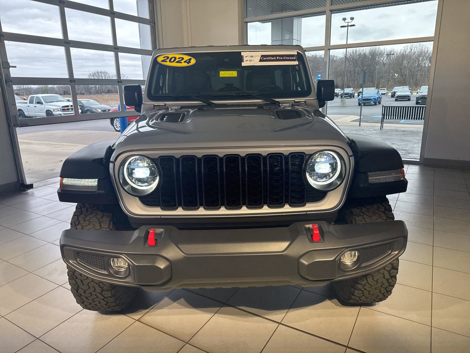 Used 2024 Jeep Wrangler Unlimited Rubicon image 2