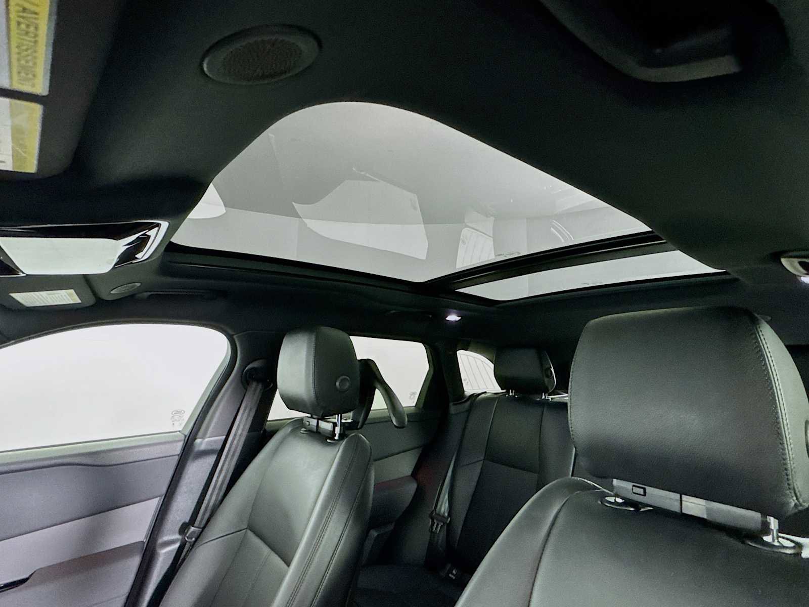 Used 2025 Land Rover Range Rover Velar Dynamic SE image 13