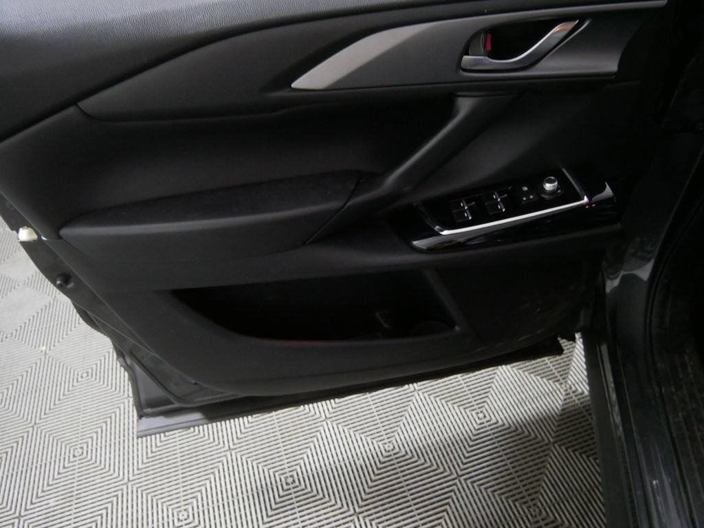 Used 2023 MAZDA CX-9 Touring Plus AWD/4WD image 17