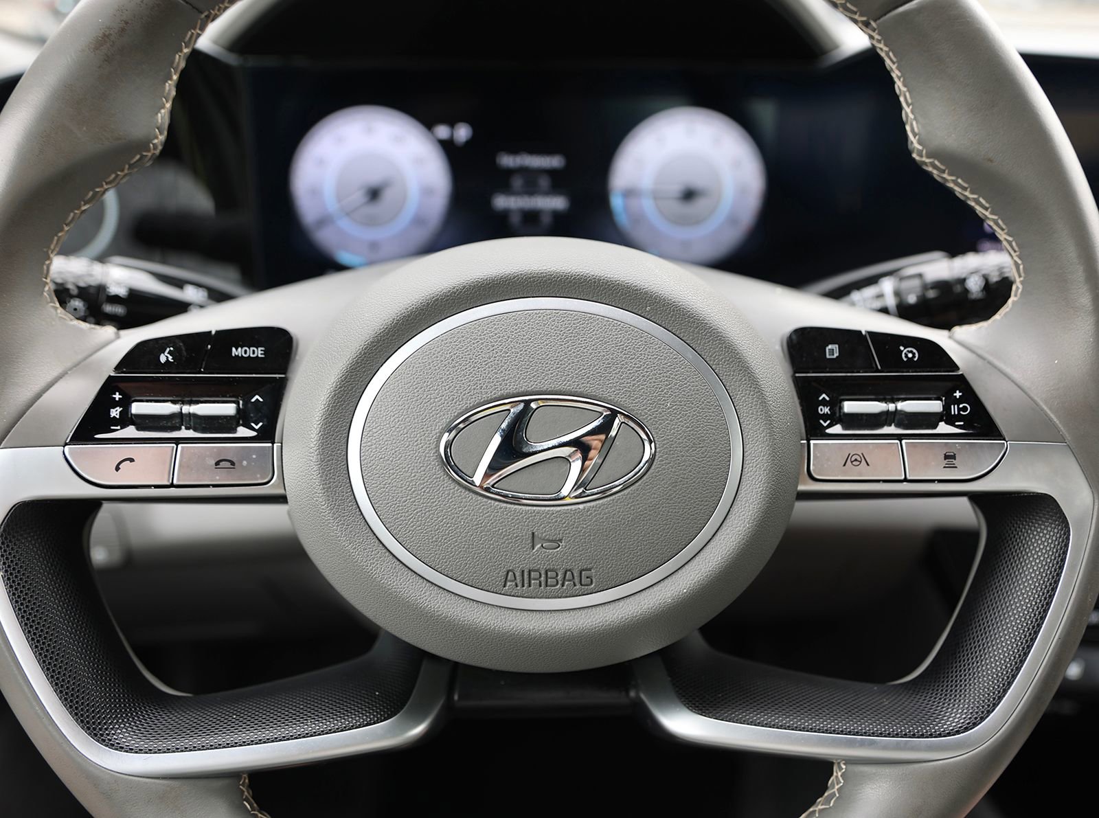 Certified 2023 Hyundai Elantra SEL w/ Convenience Package FWD image 33