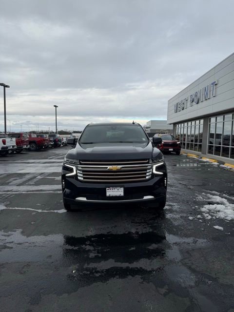 Used 2022 Chevrolet Suburban High Country image 3