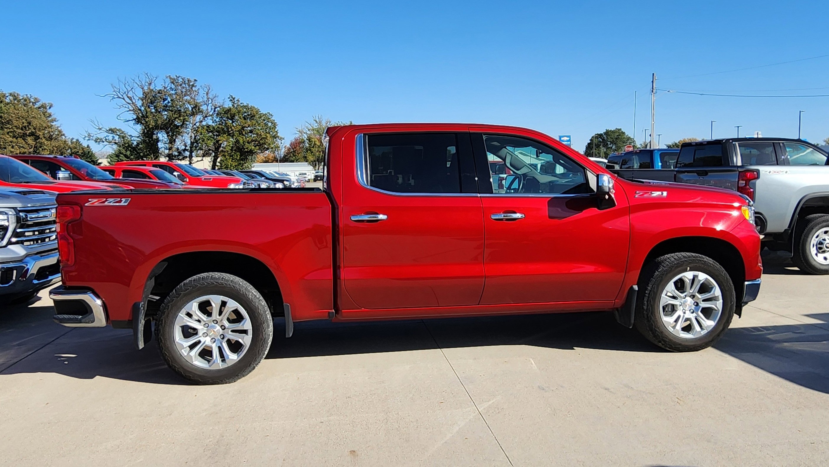 Certified 2025 Chevrolet Silverado 1500 LTZ w/ Z71 Off-Road Package image 4