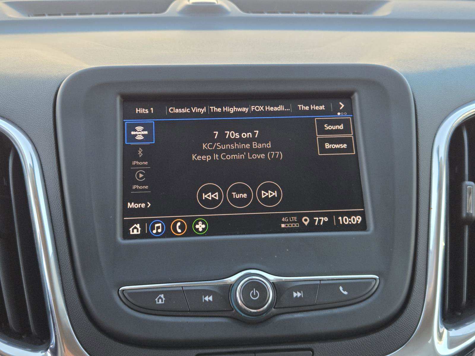 Used 2023 Chevrolet Equinox LS w/ LS Convenience Package image 9