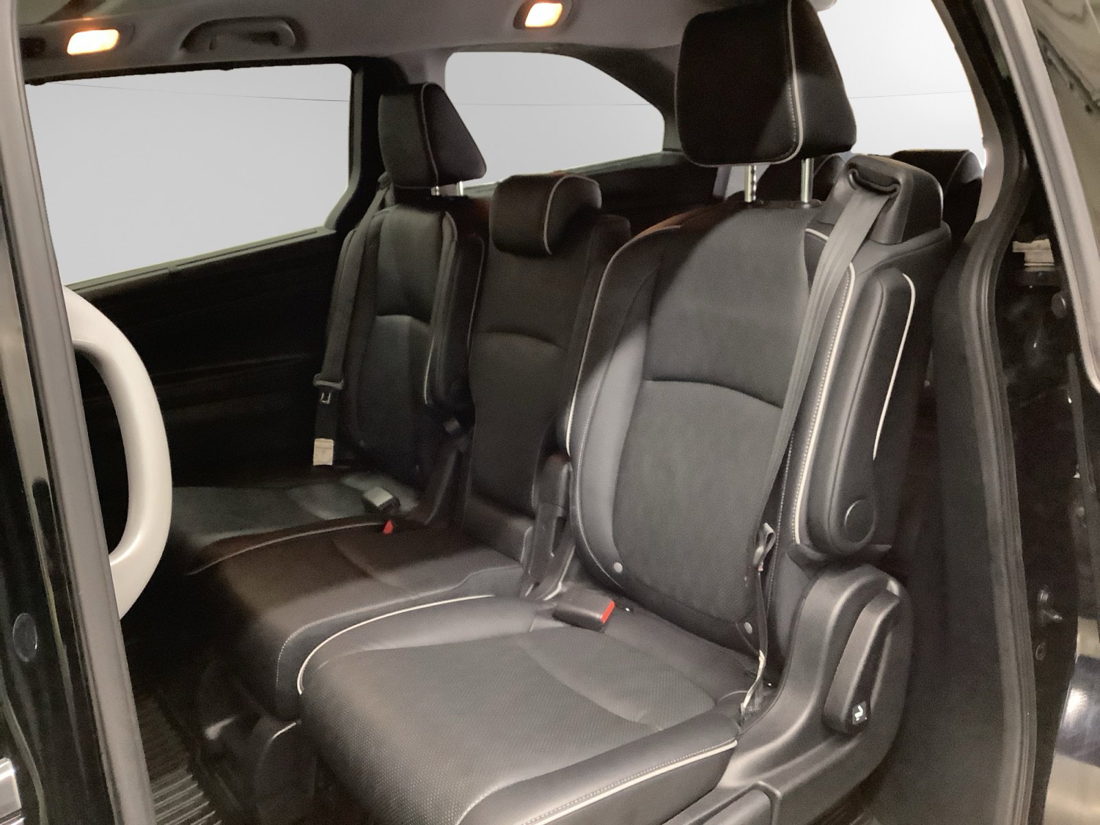 Used 2024 Honda Odyssey Elite image 13