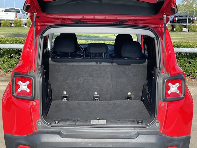 Used 2017 Jeep Renegade Latitude FWD image 28