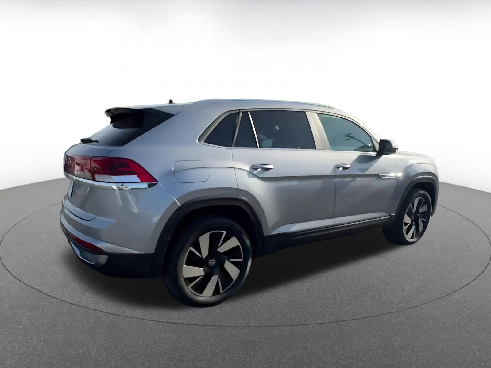 Used 2025 Volkswagen Atlas Cross Sport SE image 15