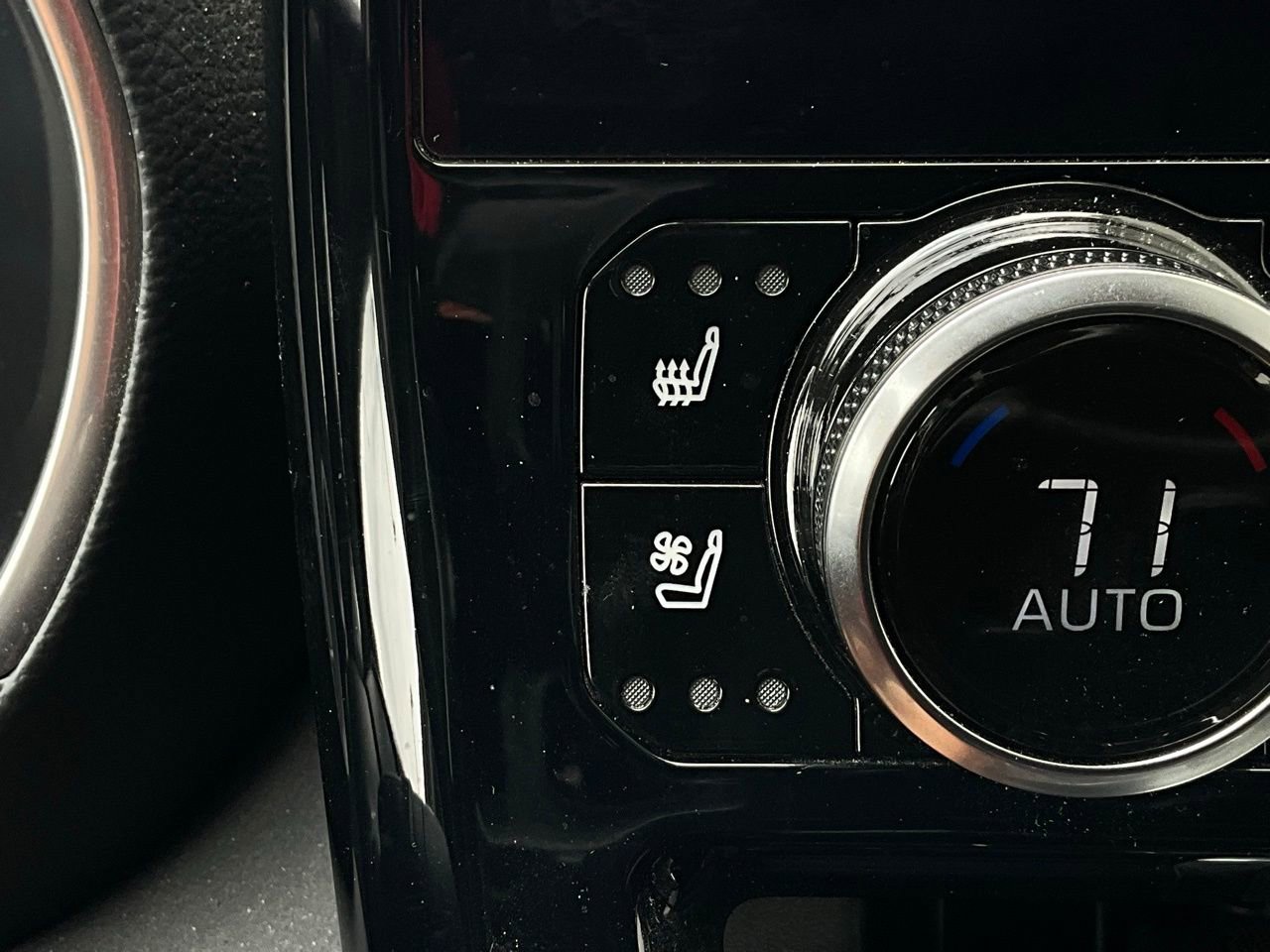 Used 2023 Toyota Highlander Platinum image 36