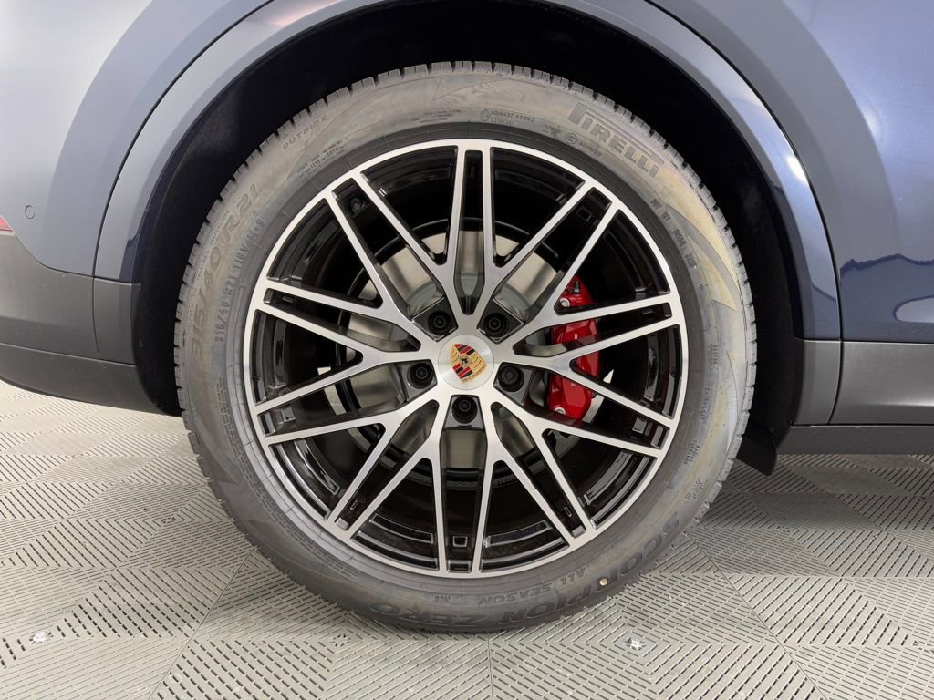 New 2026 Porsche Cayenne S image 13