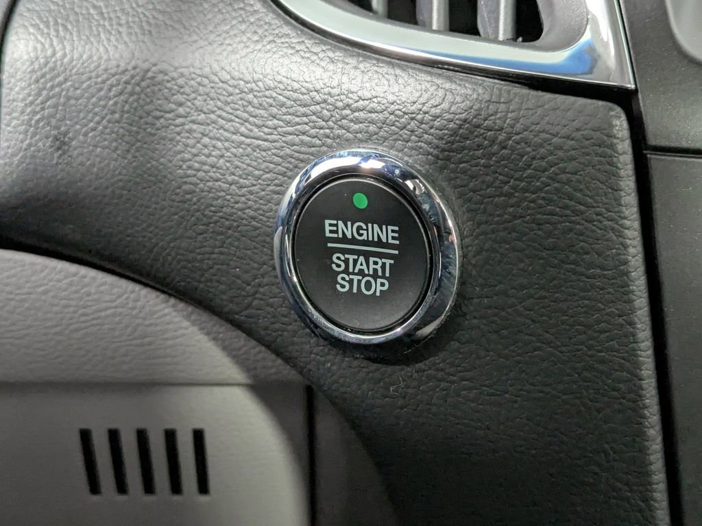 Used 2020 Ford Edge Titanium image 22