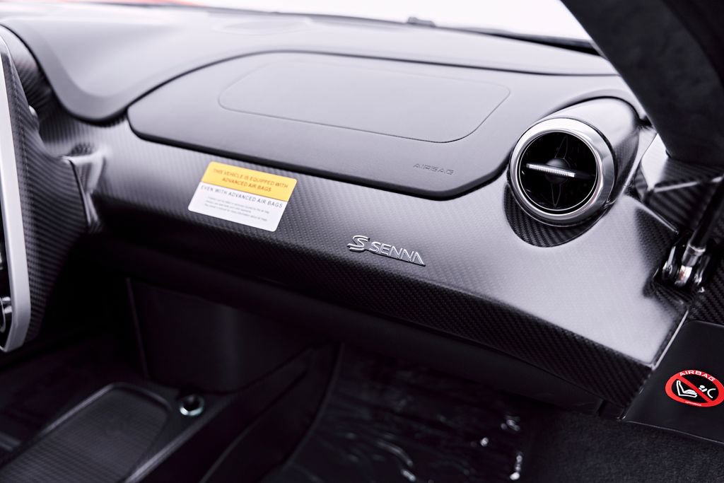 Used 2019 McLaren Senna RWD image 66