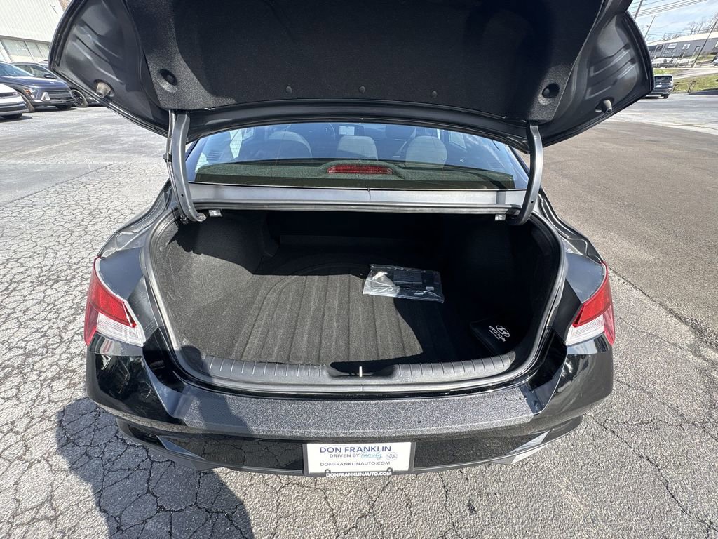 Used 2023 Hyundai Elantra SEL w/ Convenience Package image 18