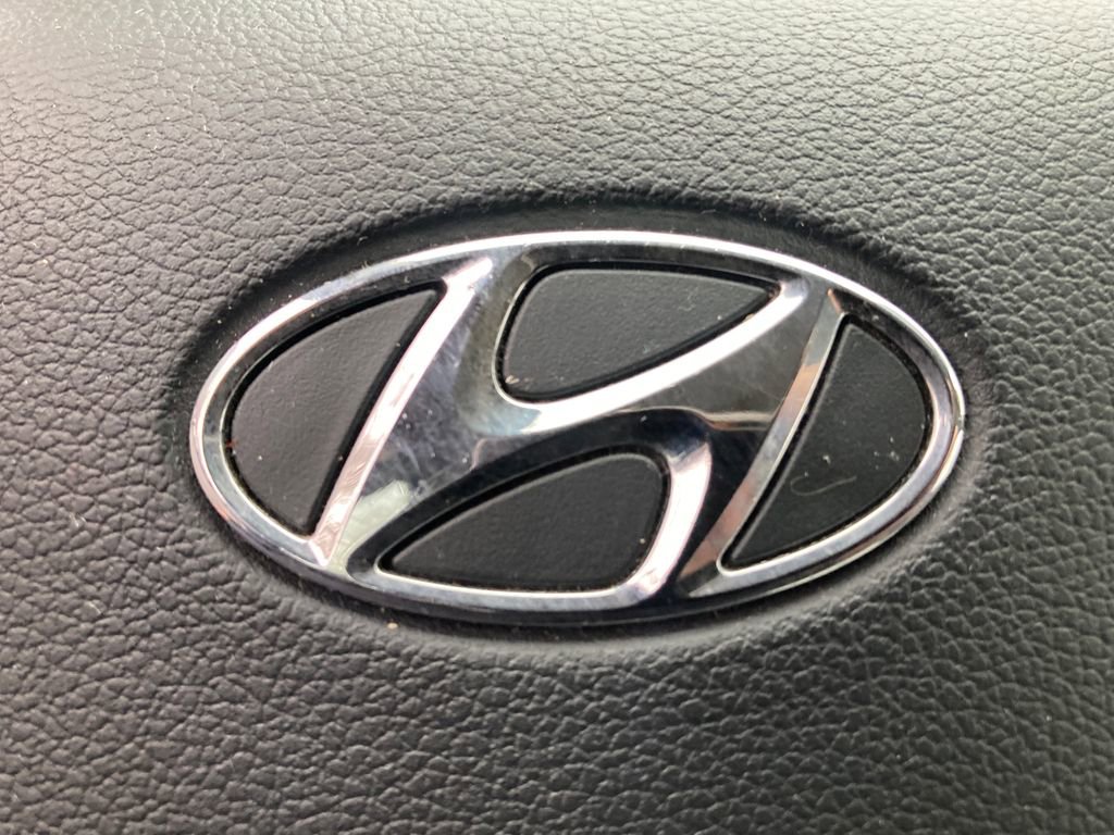 Used 2017 Hyundai Elantra SE w/ Cargo Package image 29