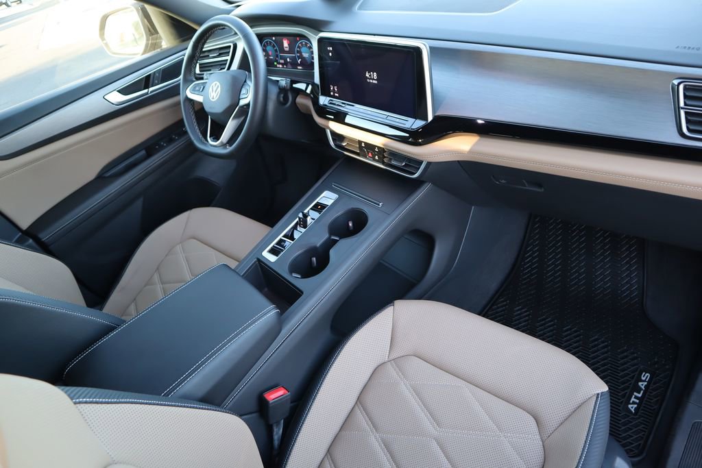 Used 2024 Volkswagen Atlas Cross Sport SE image 17