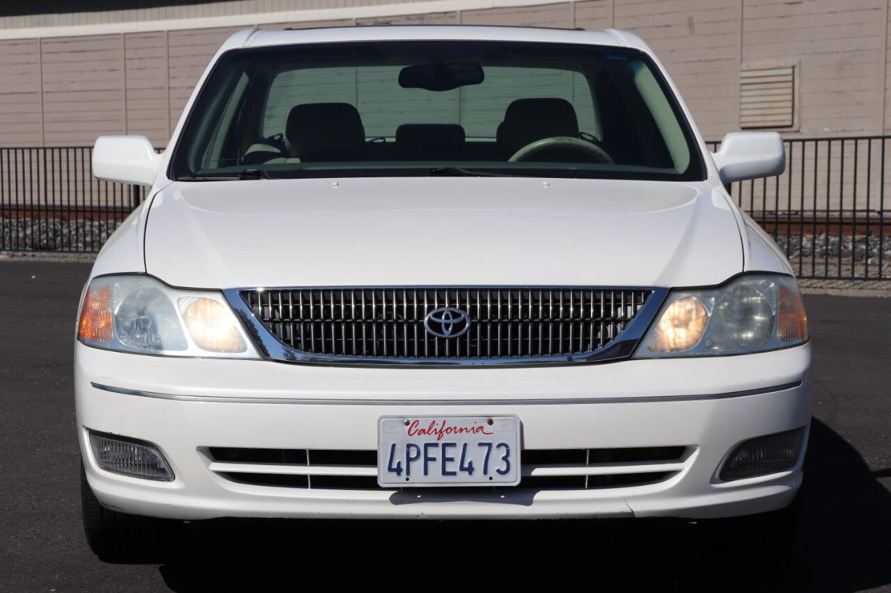Used 2001 Toyota Avalon XLS FWD image 3