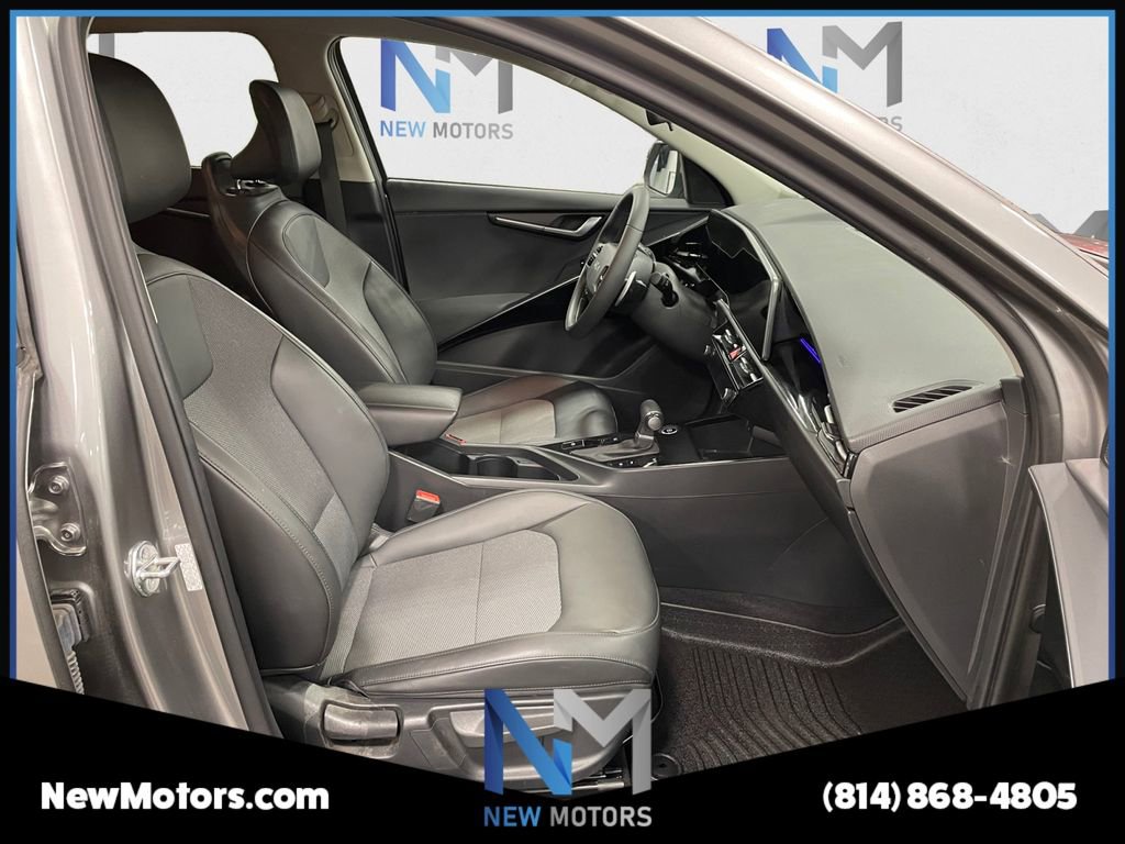 Used 2023 Kia Niro EX image 15