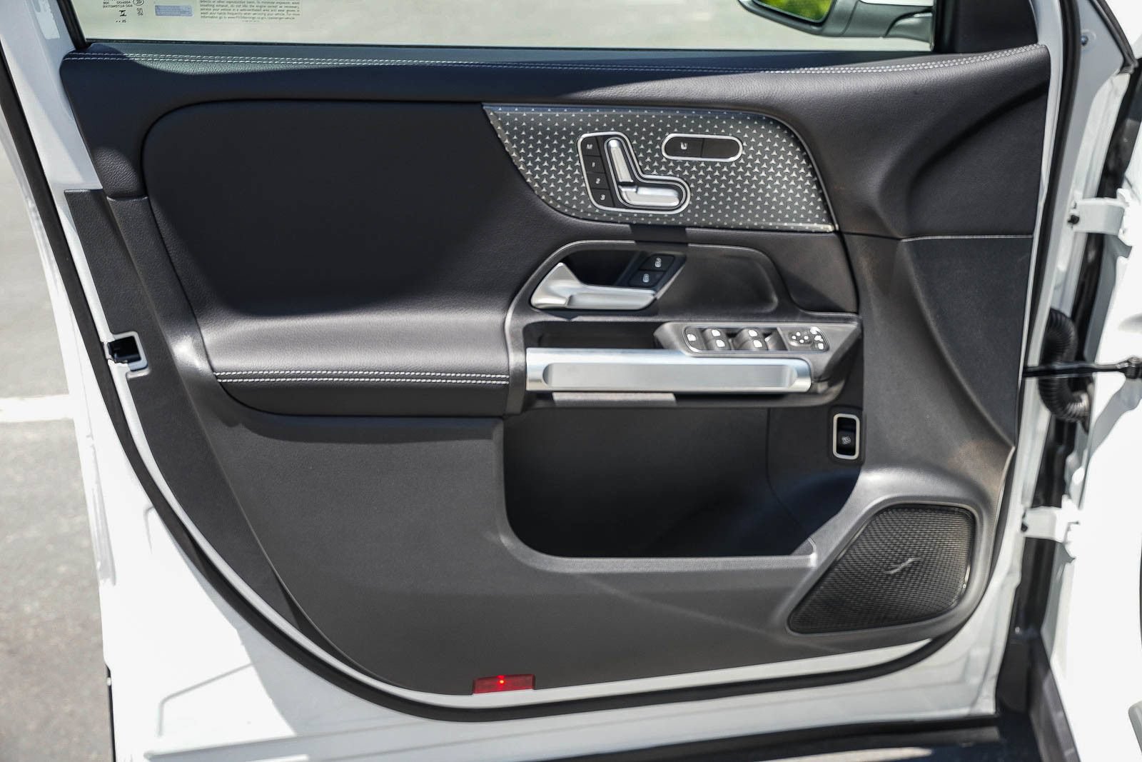 New 2026 Mercedes-Benz GLB 250 4MATIC image 19