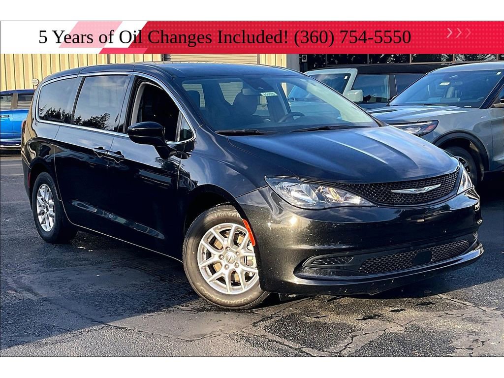 Used 2023 Chrysler Voyager LX image 1