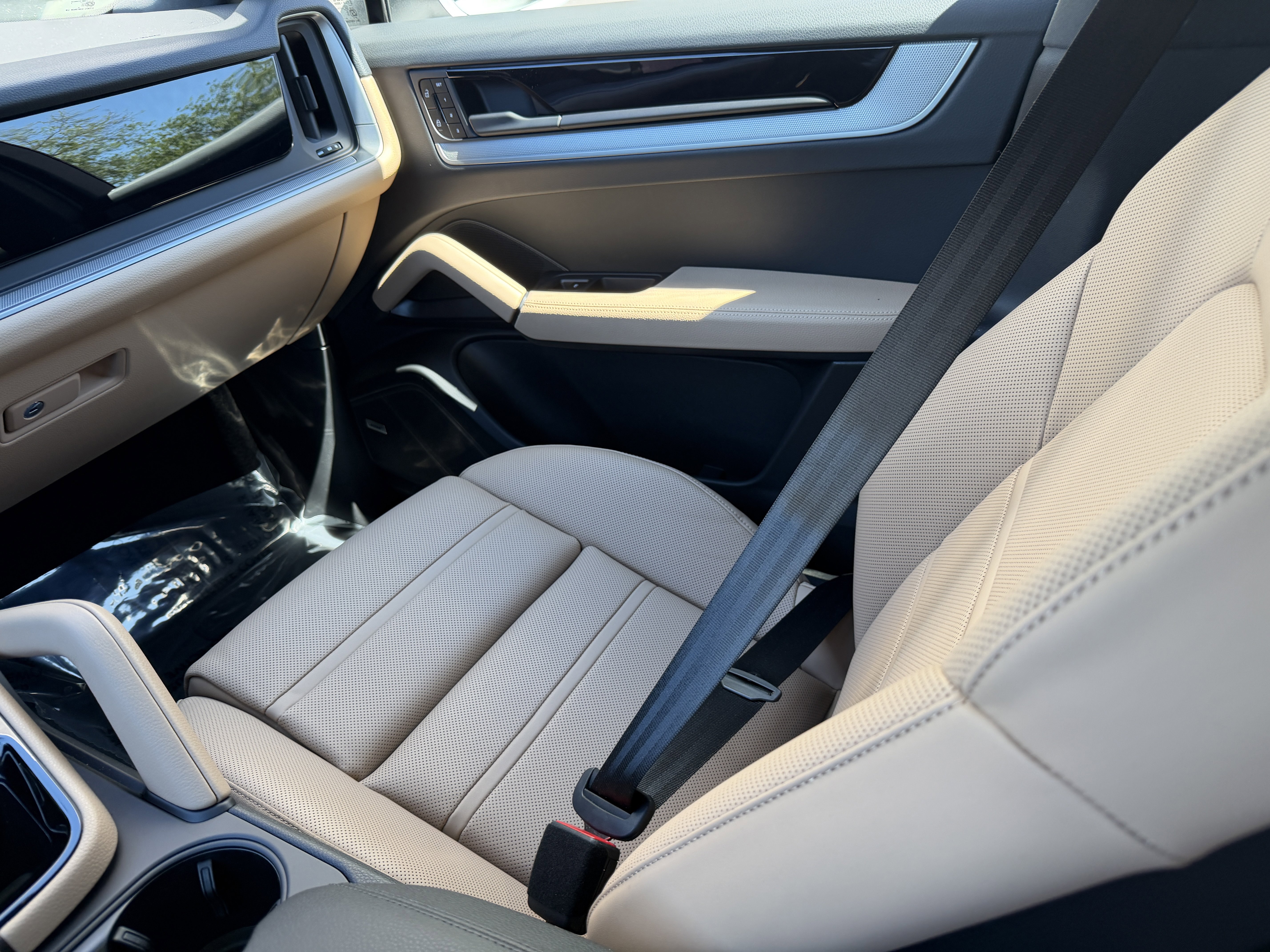 Certified 2026 Porsche Cayenne Coupe image 19