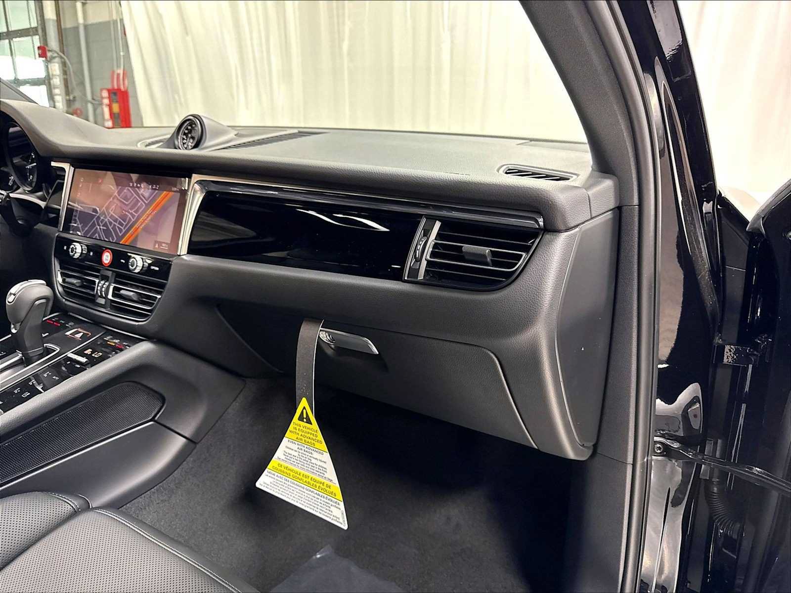 New 2026 Porsche Macan AWD/4WD image 27
