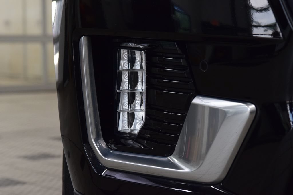 Used 2023 GMC Yukon XL Denali w/ LPO, Floor Liner Package AWD/4WD image 14