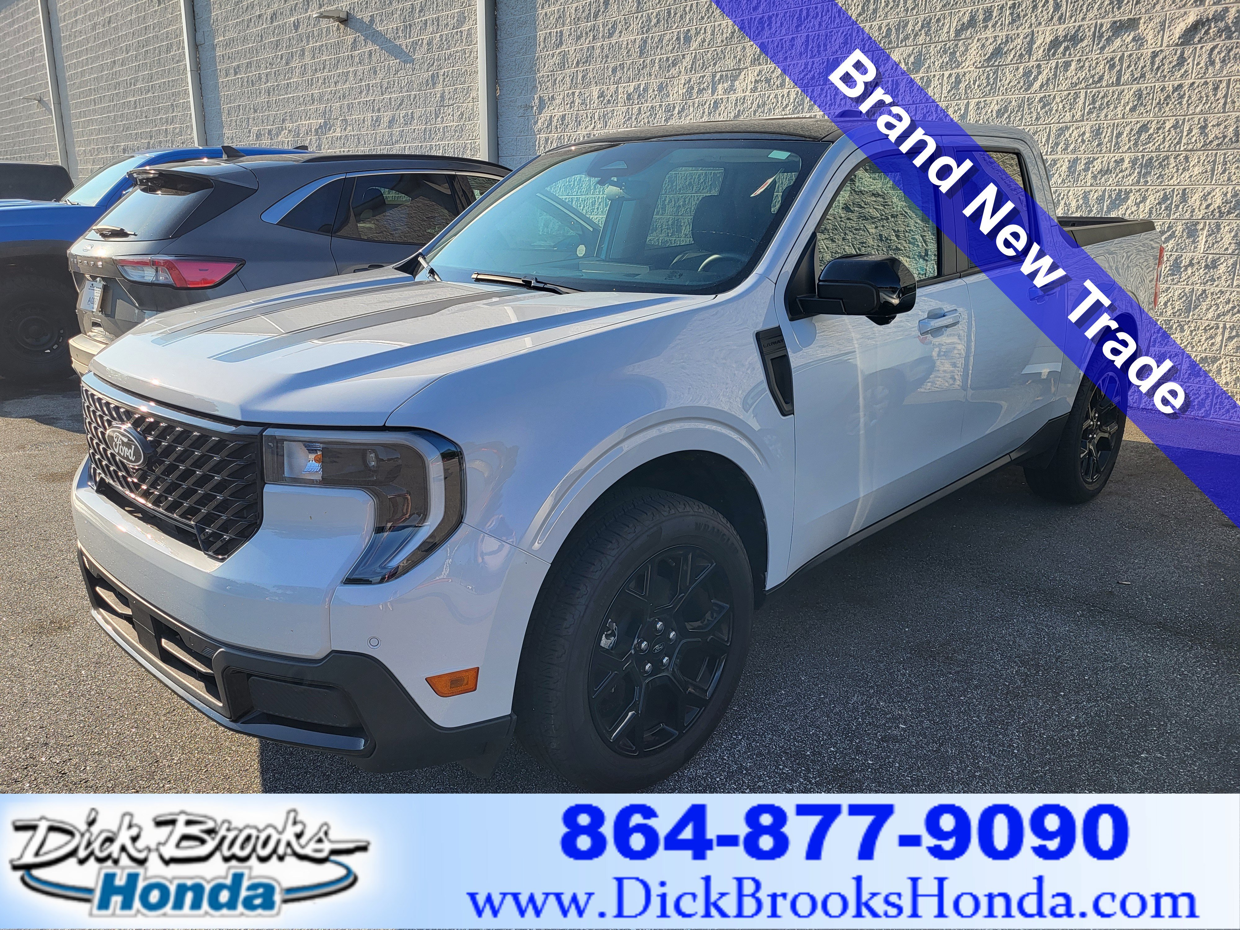 Used 2025 Ford Maverick Lariat w/ Black Appearance Package AWD/4WD image 1