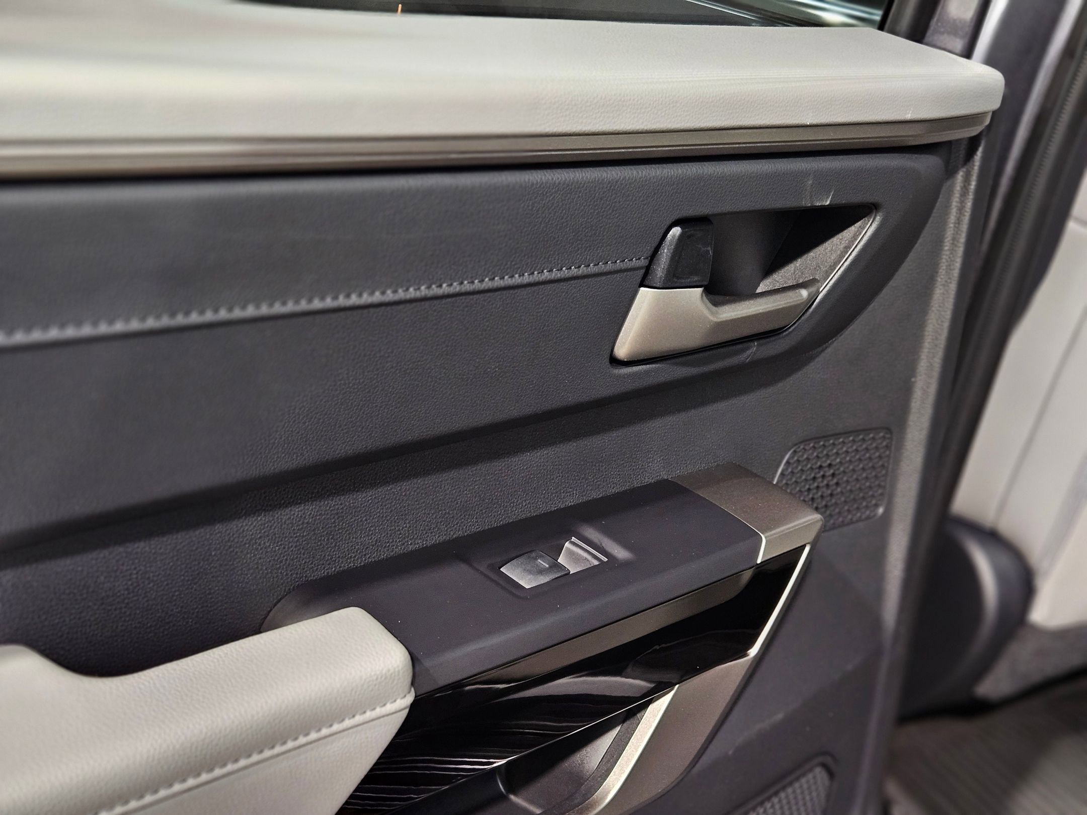 Used 2024 Toyota Tundra Limited image 36