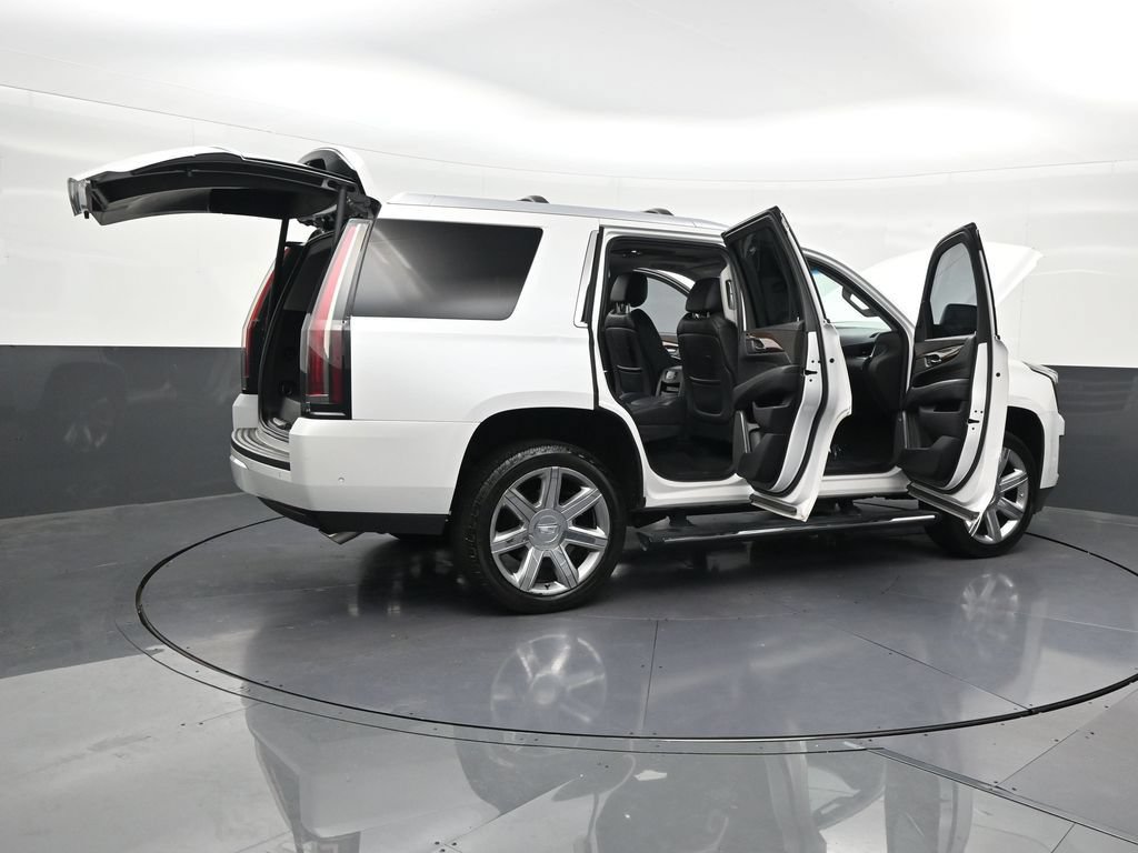 Used 2019 Cadillac Escalade Premium Luxury RWD image 32