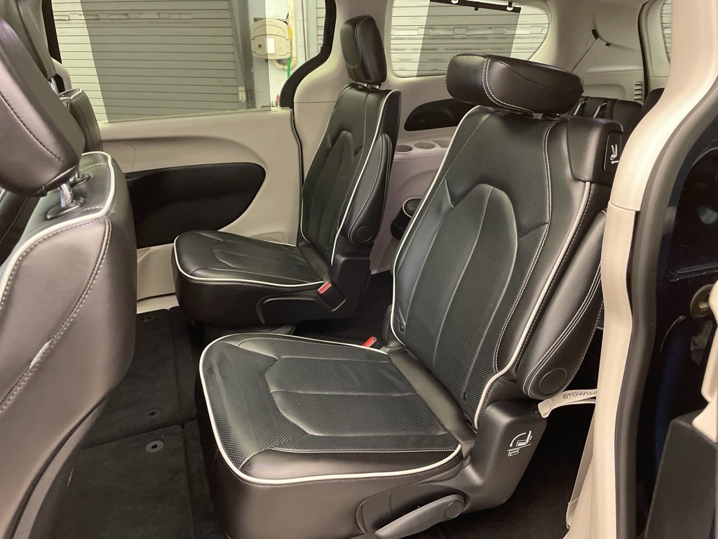 Certified 2024 Chrysler Pacifica Limited image 26