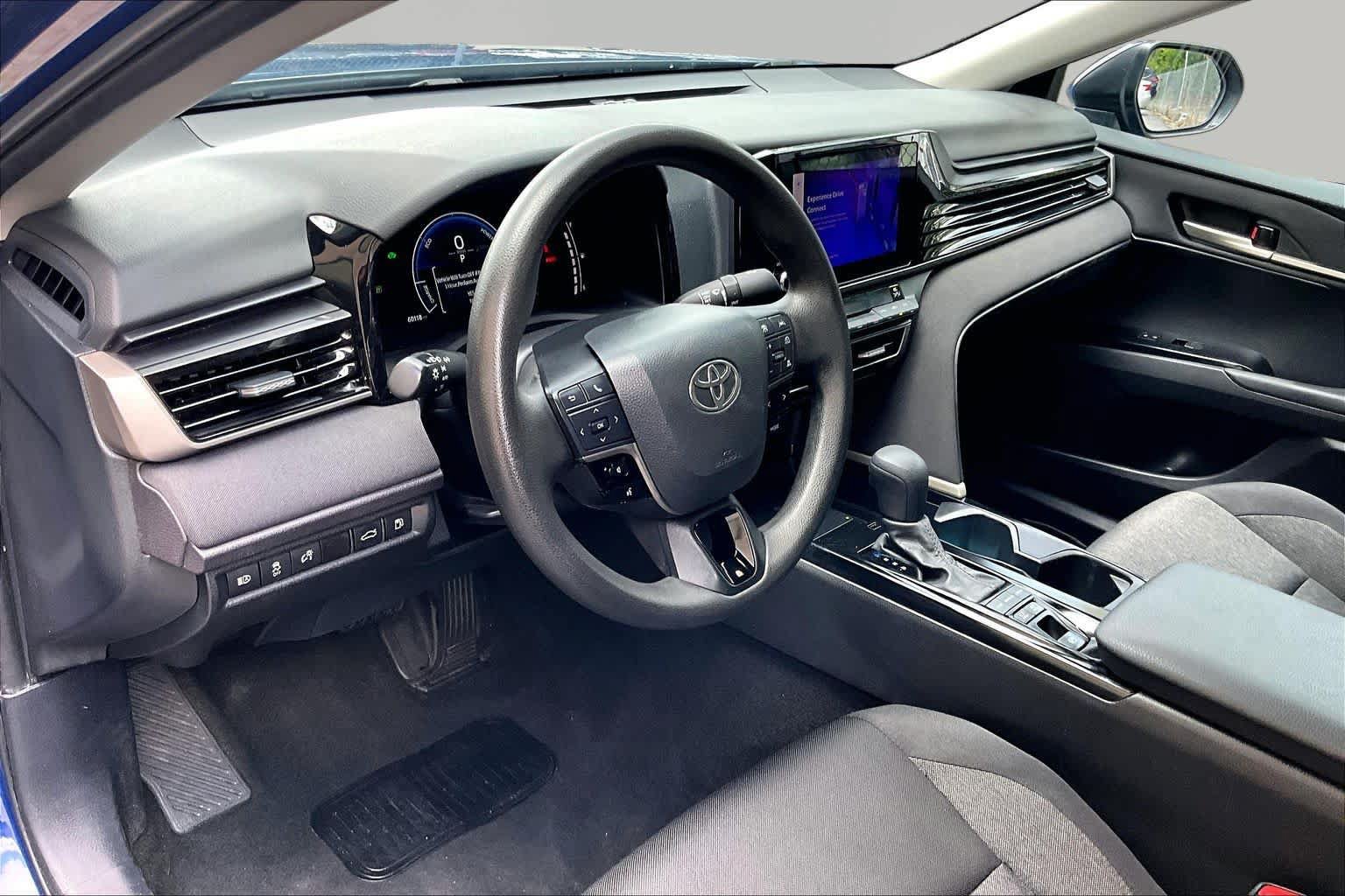 Used 2025 Toyota Camry LE FWD image 18