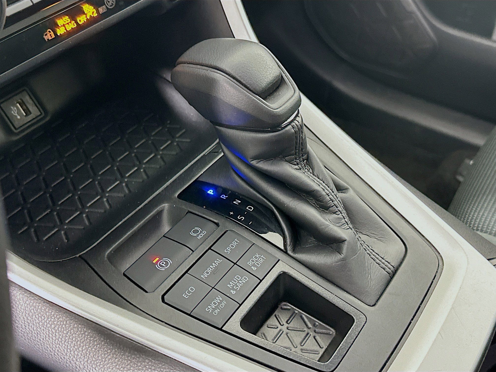 Used 2024 Toyota RAV4 LE image 24