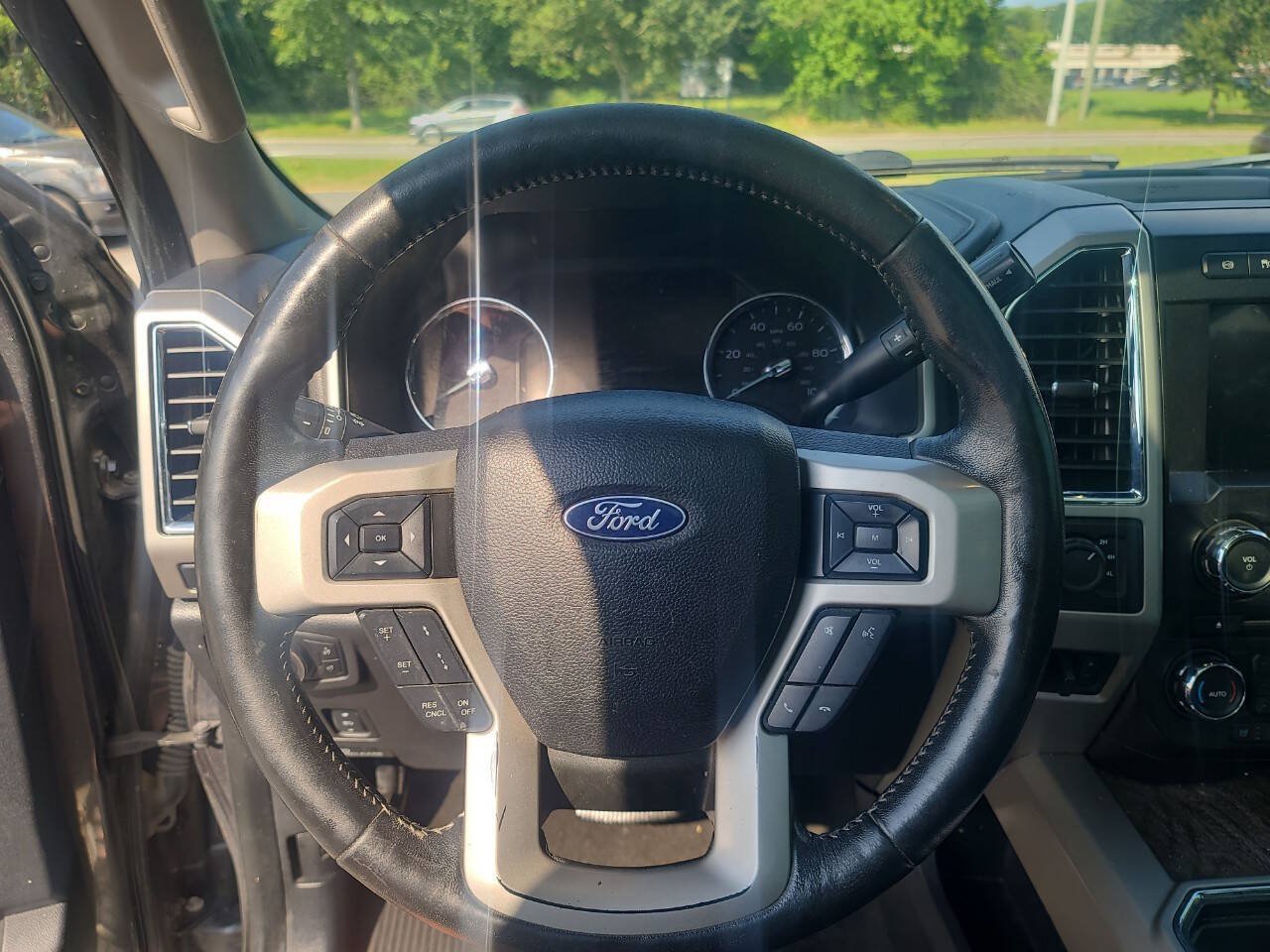 Used 2018 Ford F350 Lariat w/ Lariat Ultimate Package AWD/4WD image 15