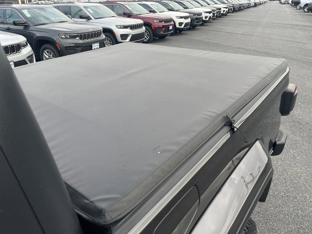 Used 2021 Jeep Gladiator Overland w/ Popular Equipment Package image 17