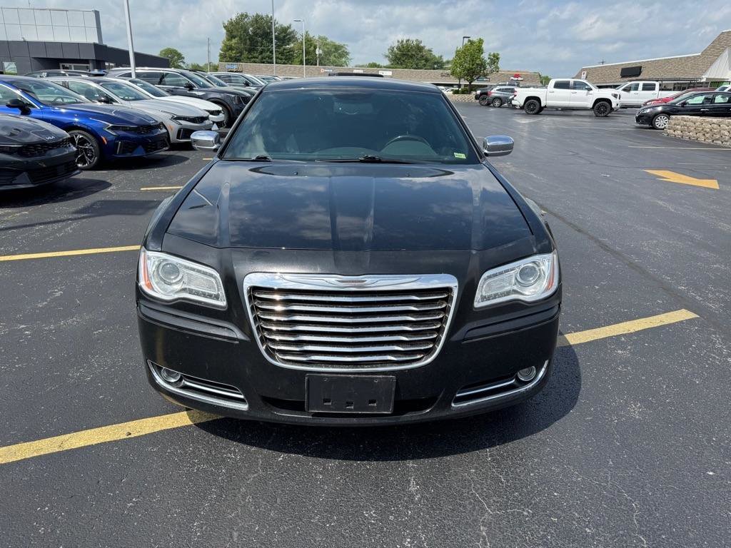 Used 2014 Chrysler 300 C image 2