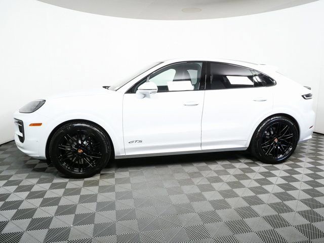 New 2026 Porsche Cayenne GTS image 2