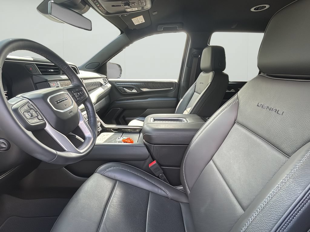 Used 2024 GMC Yukon Denali AWD/4WD image 18