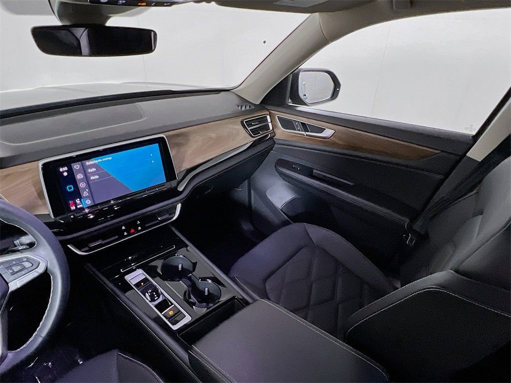 Used 2024 Volkswagen Atlas SE image 20