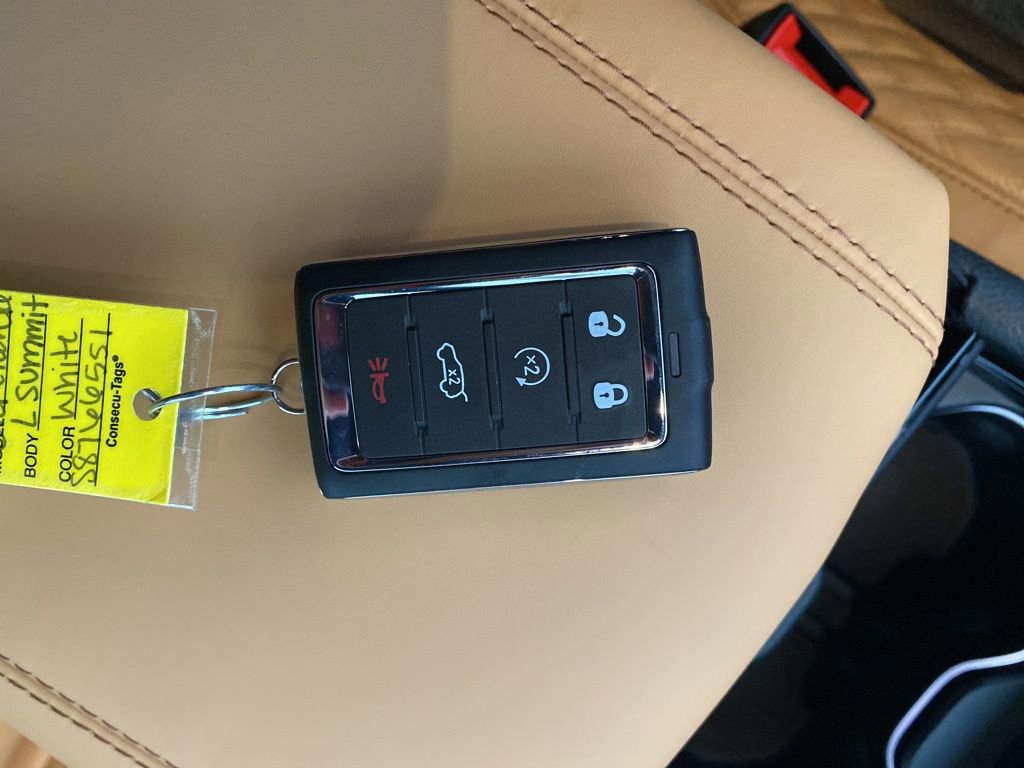 New 2025 Jeep Grand Cherokee L Summit w/ Obsidian Package image 58