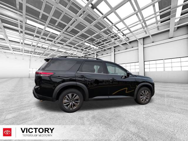 Used 2025 Nissan Pathfinder SV AWD/4WD image 2