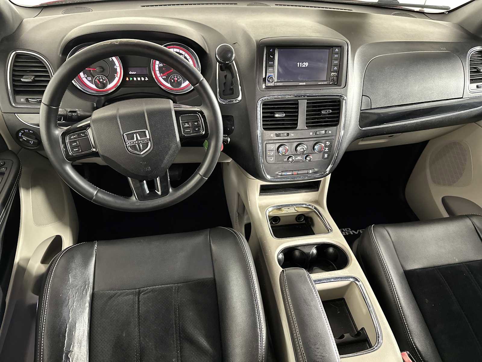 Used 2014 Dodge Grand Caravan SXT FWD image 13