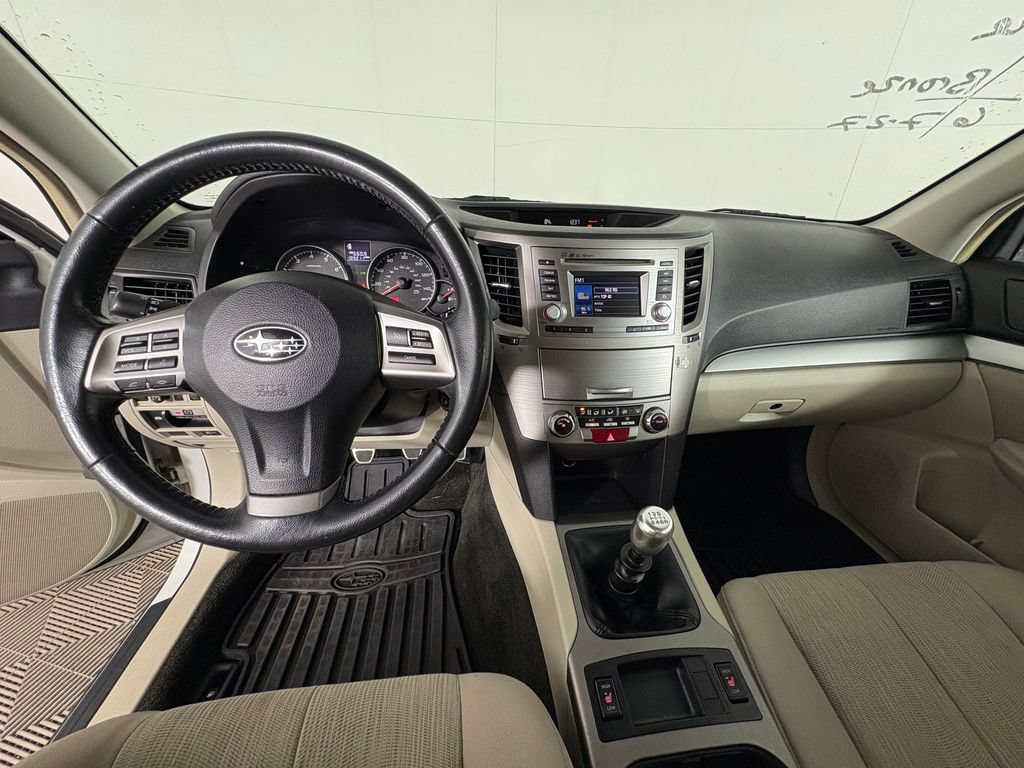 Used 2014 Subaru Outback 2.5i Premium AWD/4WD image 8