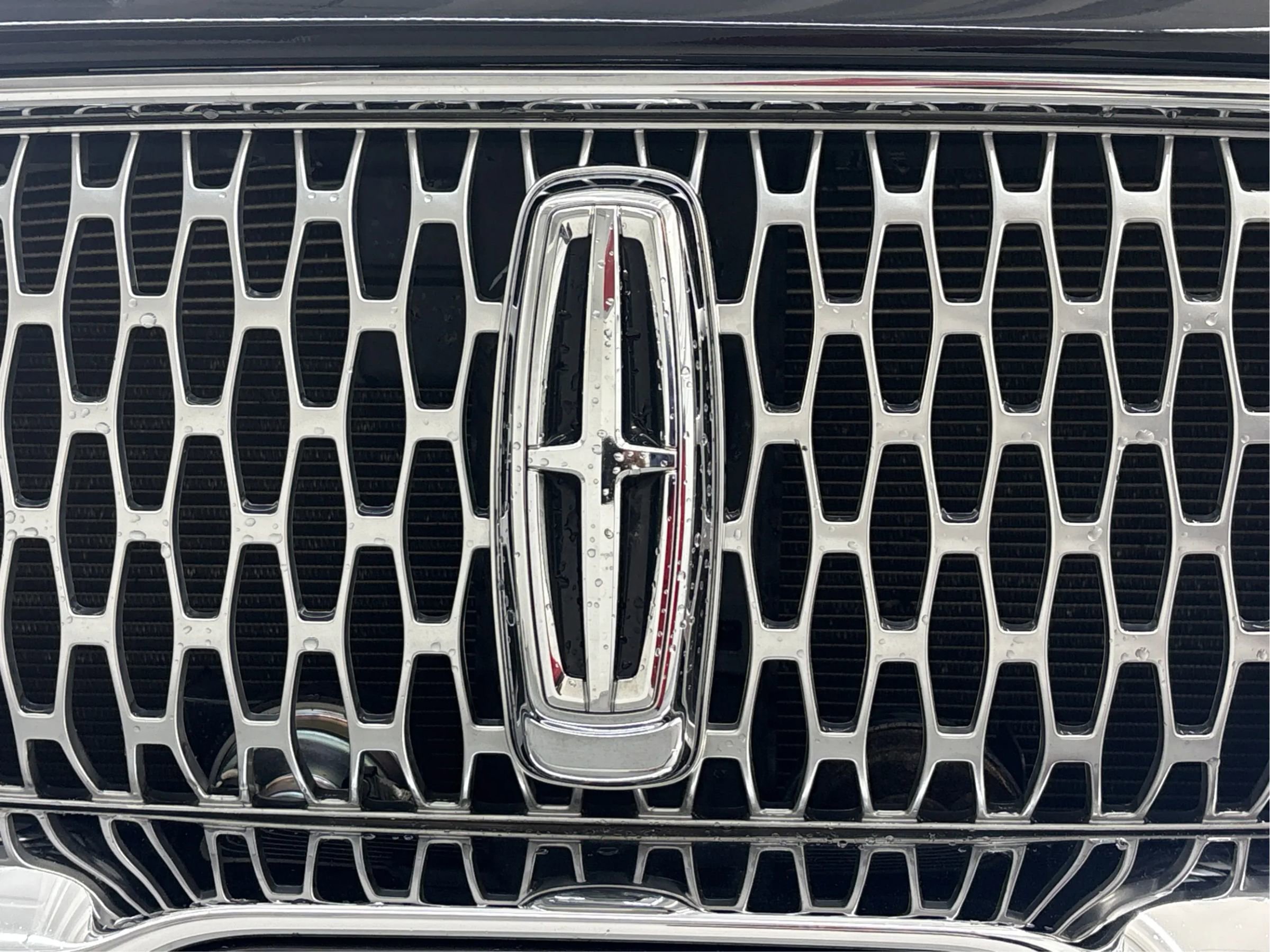 Used 2019 Lincoln Nautilus Reserve w/ Driver Assistance Package image 36